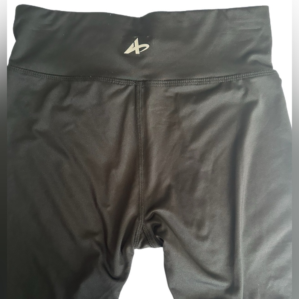 Black capri leggings size small women’s - Picture 2 of 4